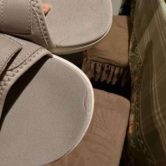 Clarks Women's Sandals - Cream - Picture 12 of 16